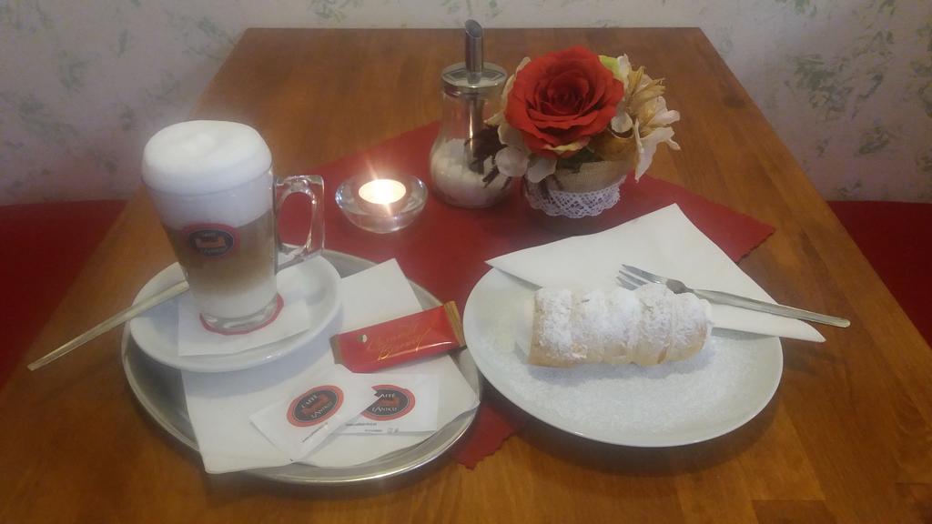 Penzion A Wellness U Trebonske Madony Екстериор снимка